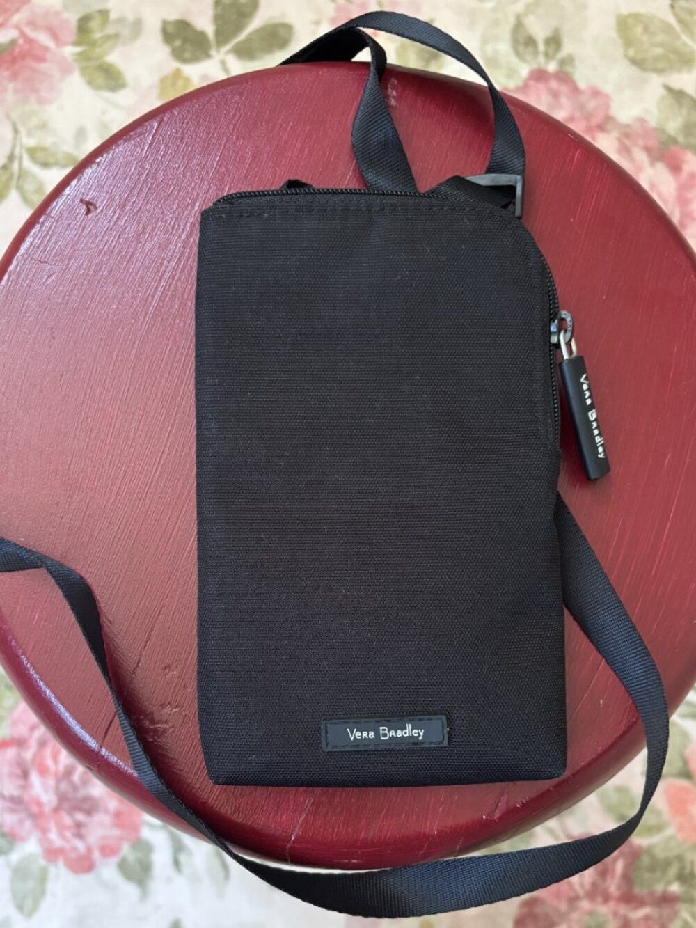 Vera Bradley Black Nylon RFID Crossbody Wallet Bag Like New - Picture 2 of 3